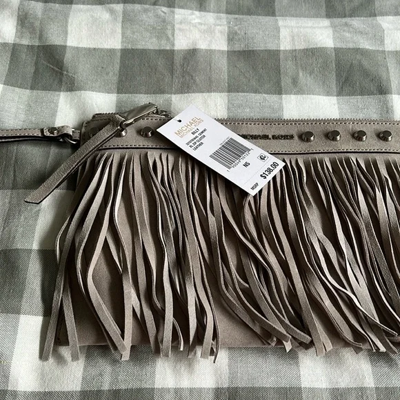 Michael Kors Zip Clutch - Picture 1 of 8